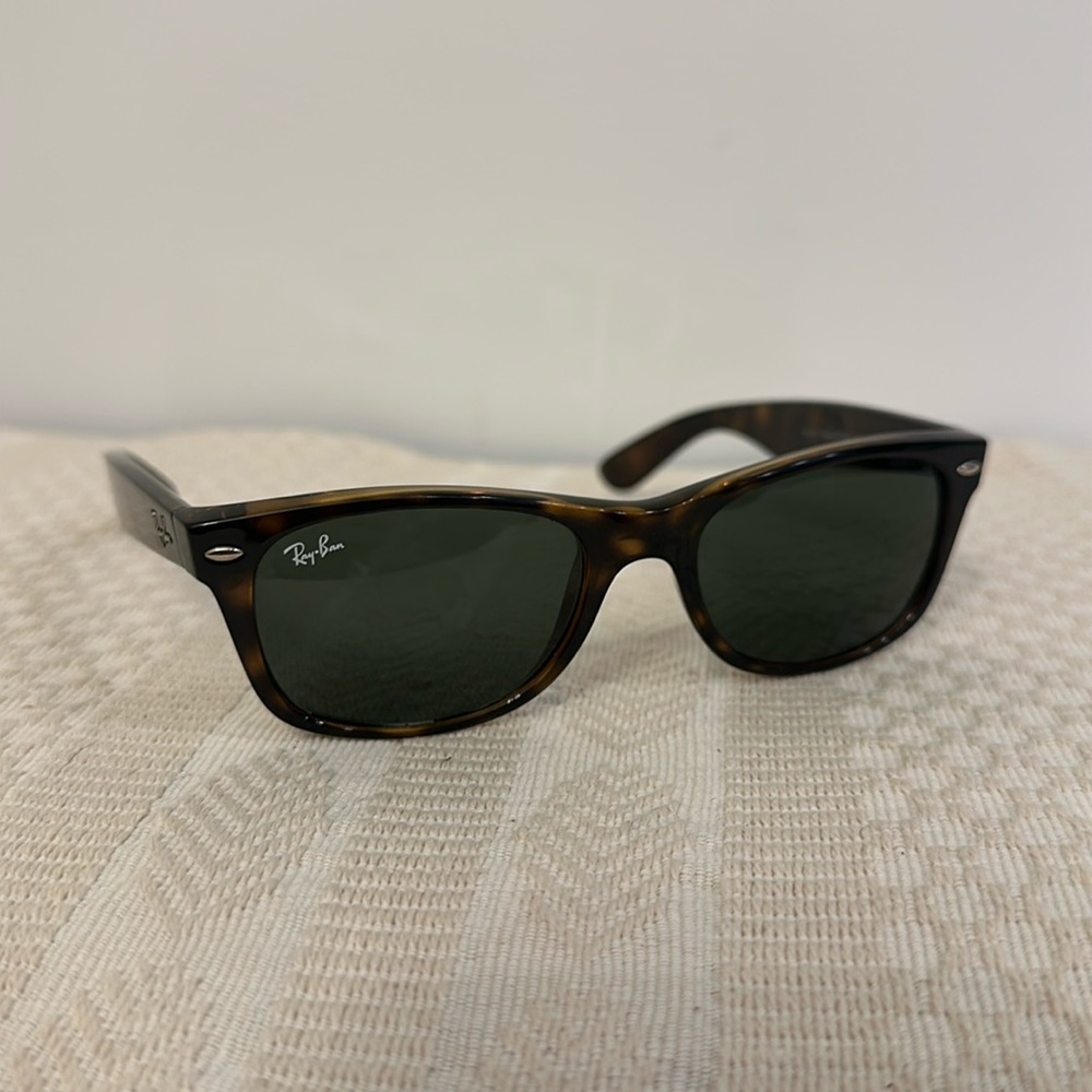 Ray Ban Wayfarer - Tortoise Shell Brown